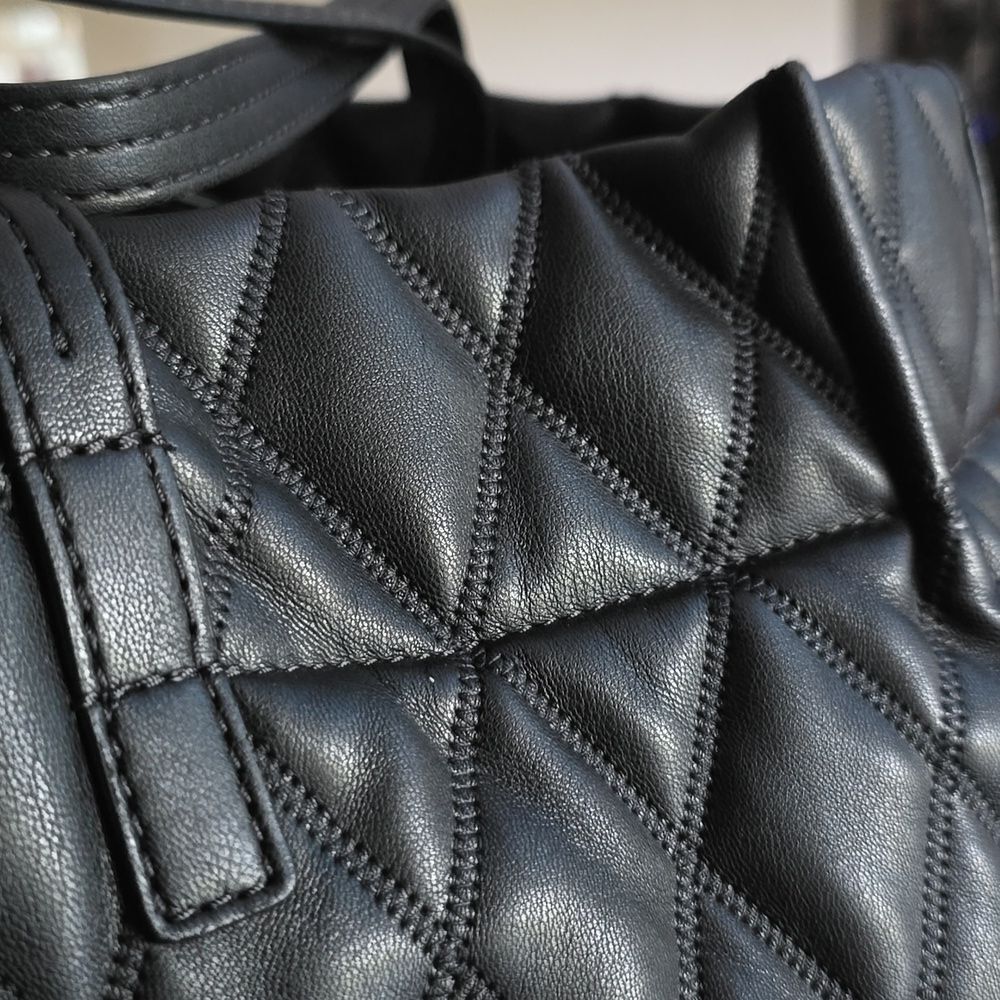 Givenchy Duo Quilted Tote Bag in Black With Dustbag! - Picture 5 of 17